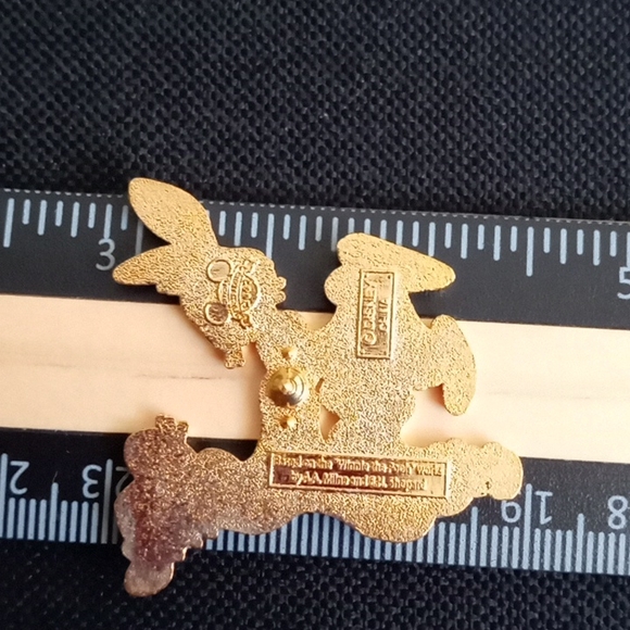 DISNEY TIGGER AND RABBIT DANCING PIN - Picture 4 of 4